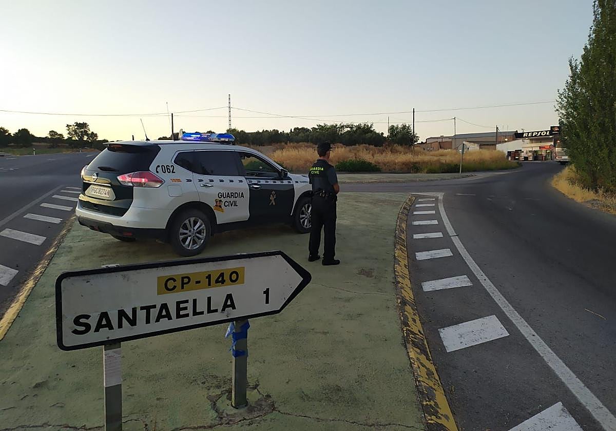 La Guardia Civil detiene a dos personas por un robo en una casa de campo en Santaella