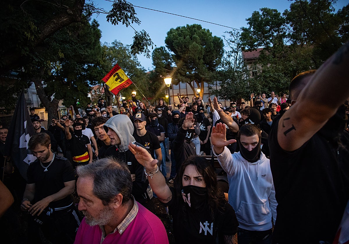 Miembros de Núcleo Nacional, reunidos ayer en la Junta Municipal de Vicálvaro