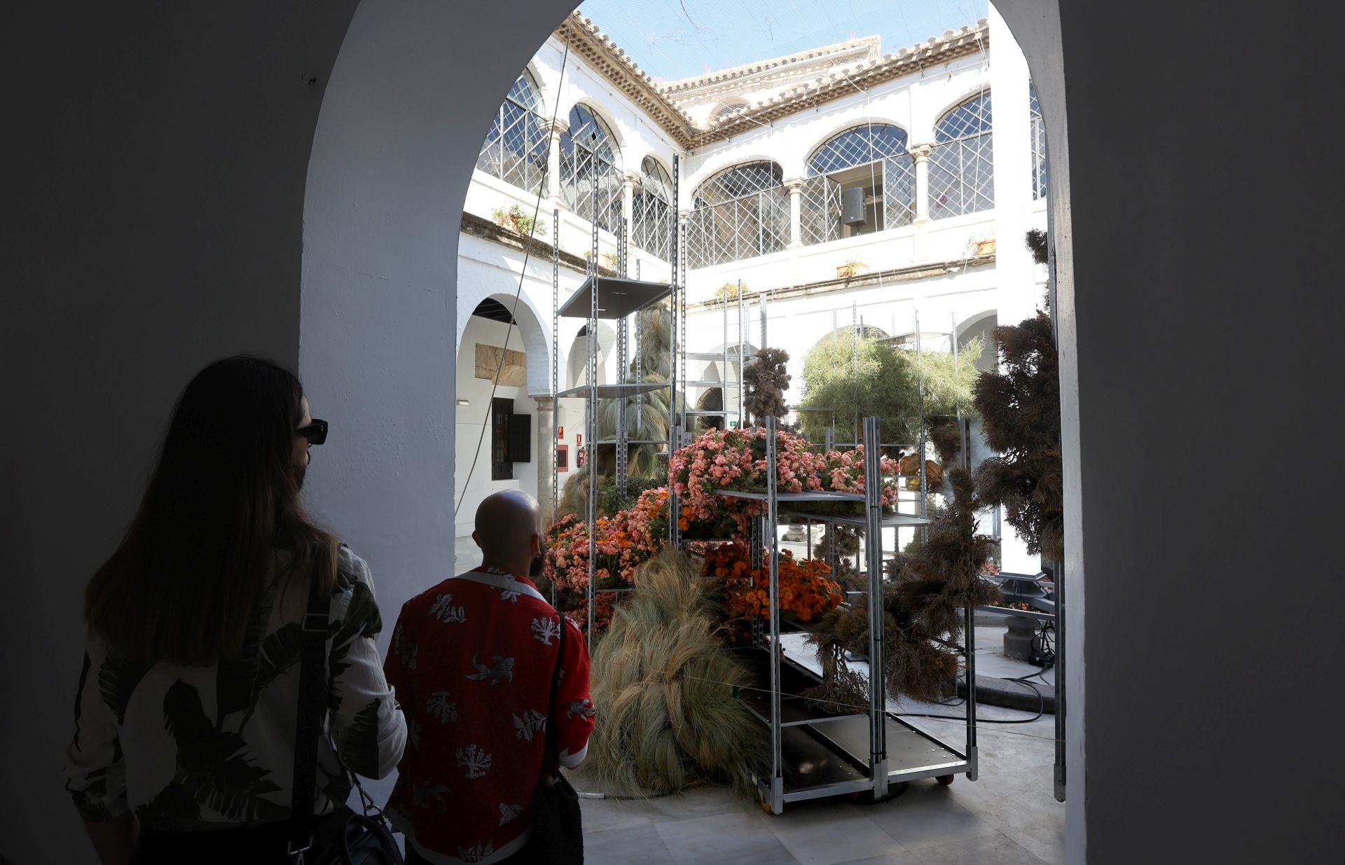 Las multitudinarias visitas a los patios de Flora en Córdoba, en imágenes