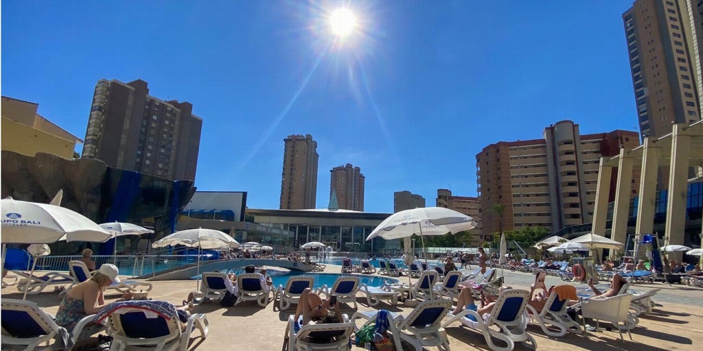Los hoteles de Benidorm se quieren reinventar con tarifas «flexibles» como Ryanair