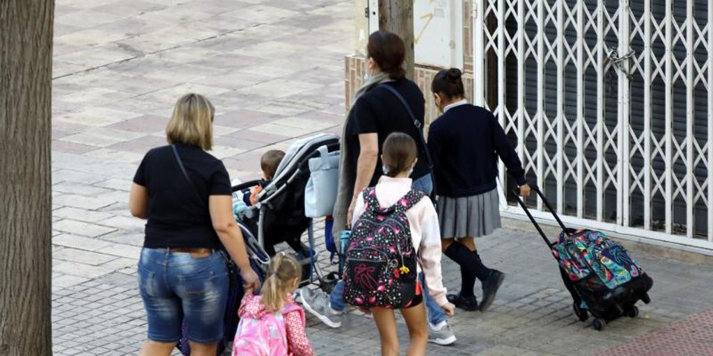 «Mi hijo estudia todas las asignaturas en valenciano en contra de mi voluntad»: la inmersión lingüística a una familia ucraniana