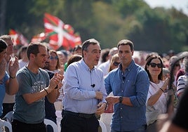 El PSOE exprime a Aitor Esteban con las dudas sobre su liderazgo al frente del PNV