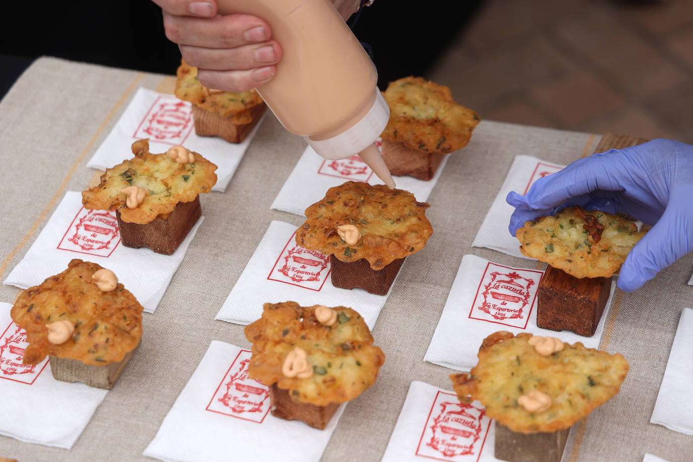 Las mejores imágenes del &#039;Califato in the Street&#039; en la Puerta del Puente de Córdoba