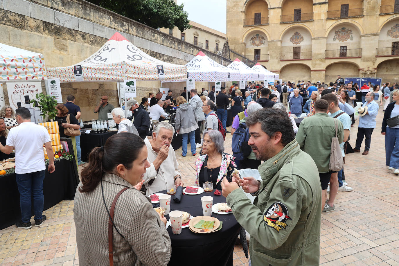 Las mejores imágenes del &#039;Califato in the Street&#039; en la Puerta del Puente de Córdoba