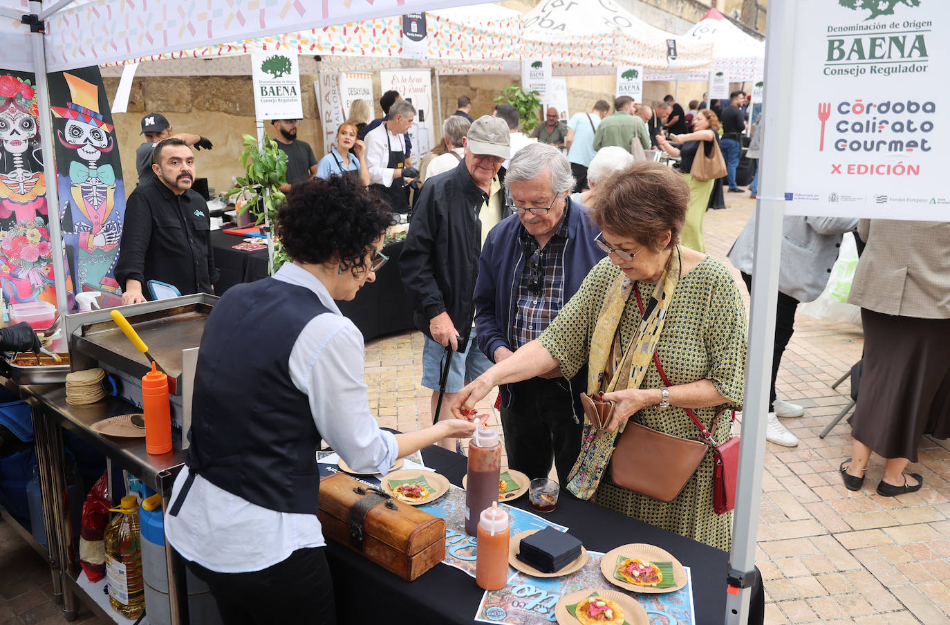 Las mejores imágenes del &#039;Califato in the Street&#039; en la Puerta del Puente de Córdoba