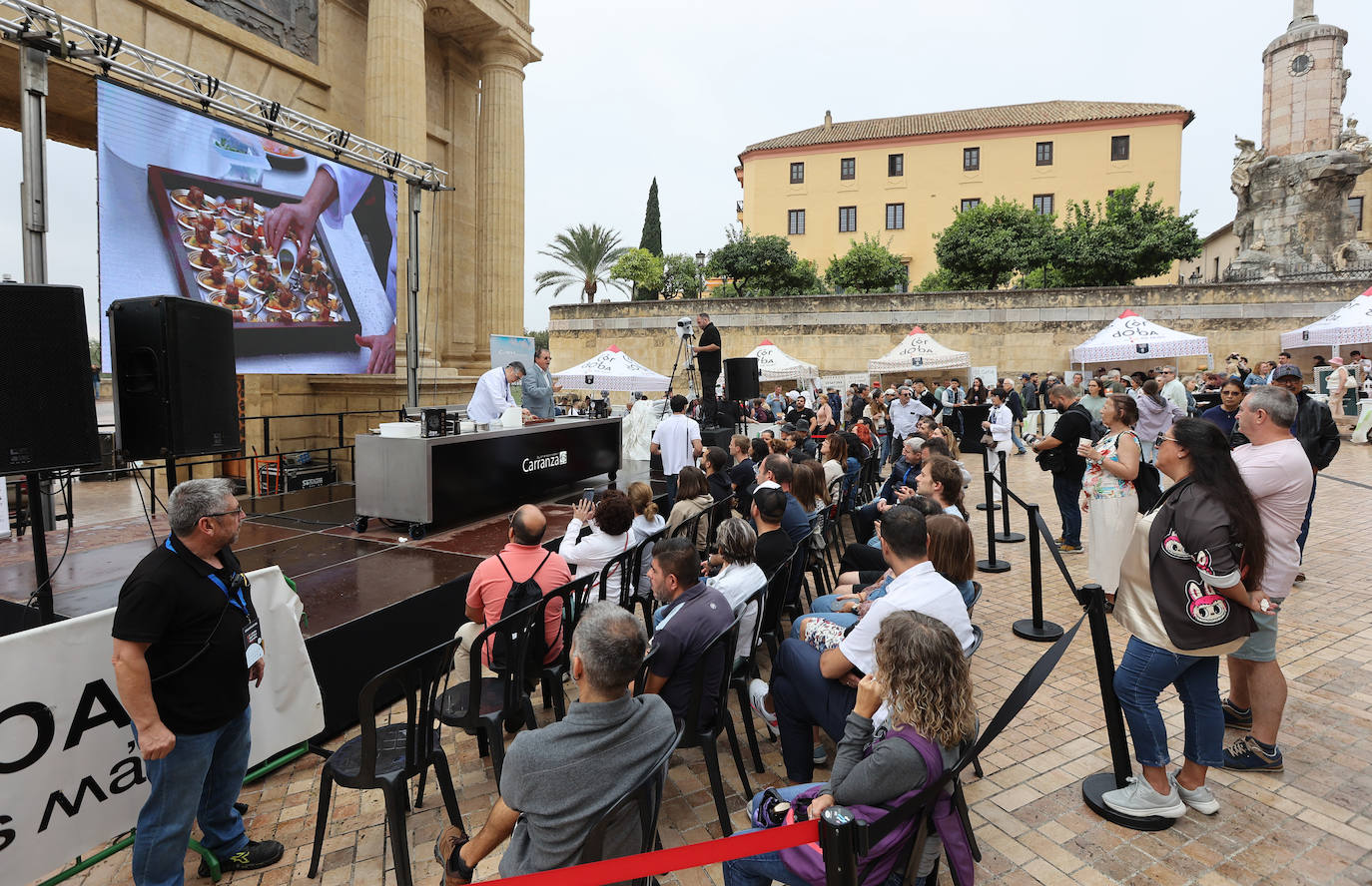 Las mejores imágenes del &#039;Califato in the Street&#039; en la Puerta del Puente de Córdoba