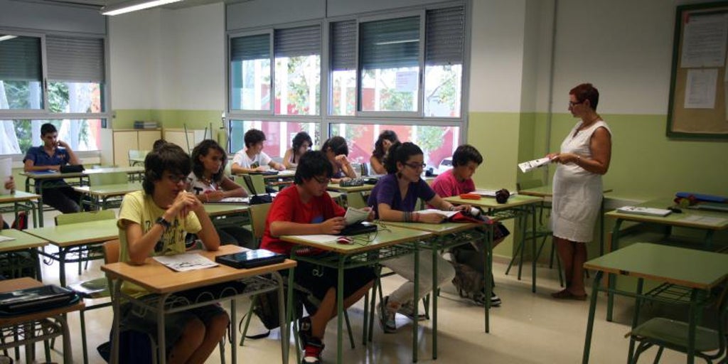 El PP pide suprimir el programa de usos lingüísticos porque vulnera los derechos de alumnos, docentes y familias catalanas