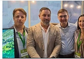 Vox  cesa al asesor en las Cortes de Aragón por sus mensajes racistas para no consumar el divorcio con Azcón