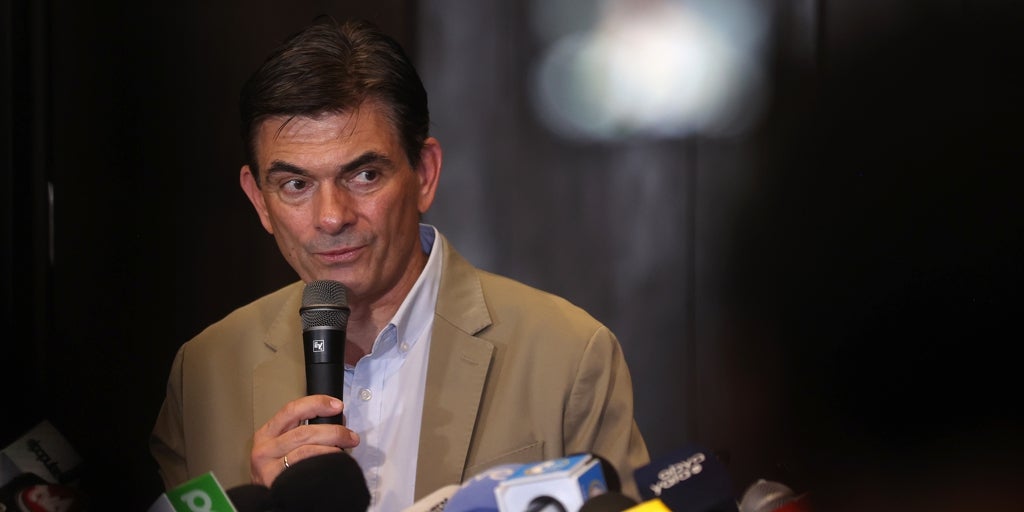 Rodrigo Paz, el próximo presidente boliviano nacido en Galicia y devoto «del tata Santiago»