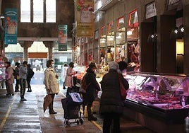 La Audiencia de La Coruña fija para el 27 de enero el juicio por el crimen de un placero en Santiago