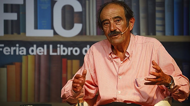 La presentación en la Feria del Libro de Córdoba del libro de Rafael Reig 'Lo que sé de Almudena', en imágenes