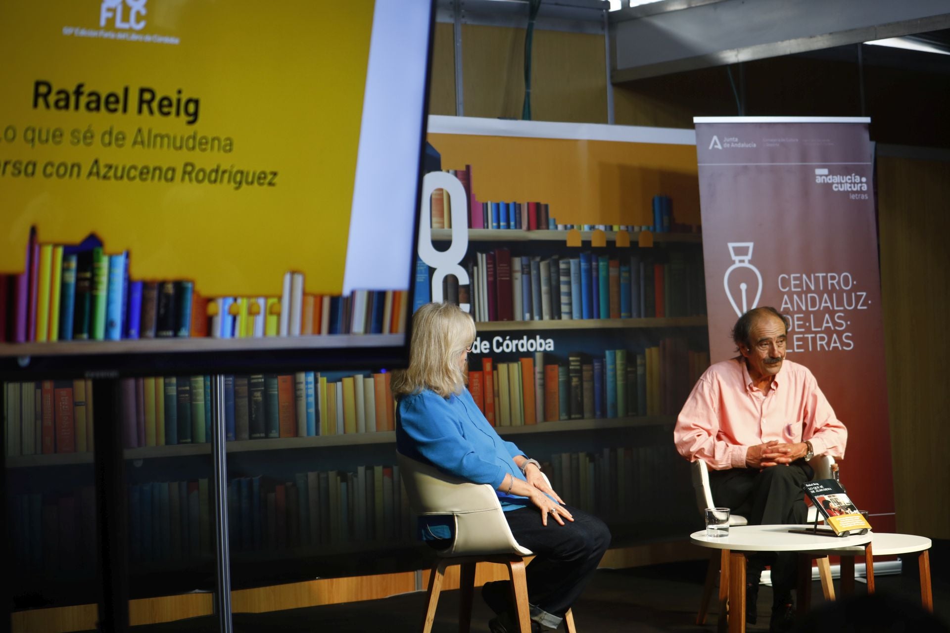 La presentación en la Feria del Libro de Córdoba del libro de Rafael Reig &#039;Lo que sé de Almudena&#039;, en imágenes