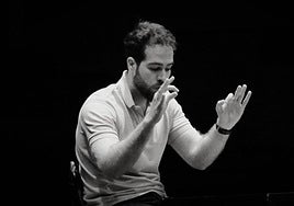 Un músico de reconocida trayectoria, sustituto del hermano de Sánchez para dirigir la Oficina de Artes Escénicas