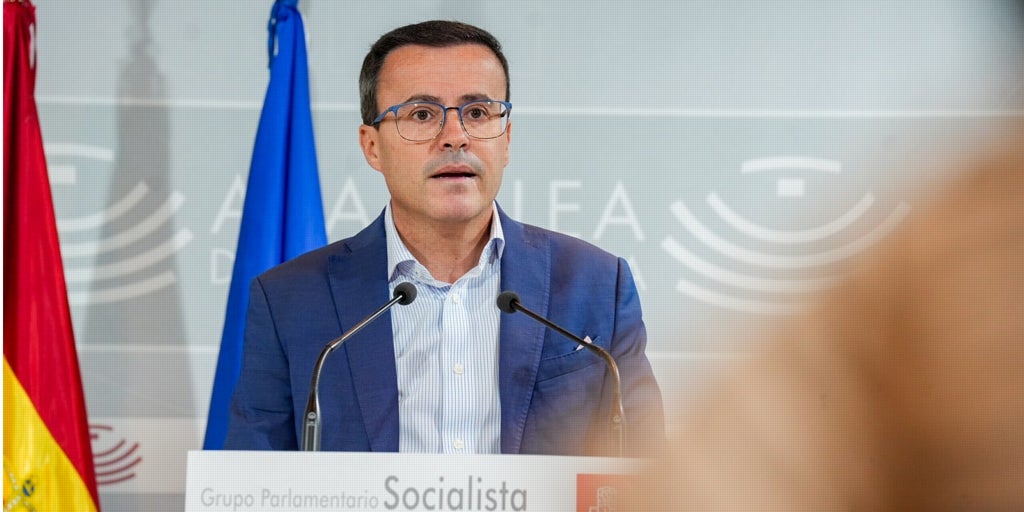 Gallardo niega «categóricamente» haber enchufado al hermano de Sánchez y pide su absolución