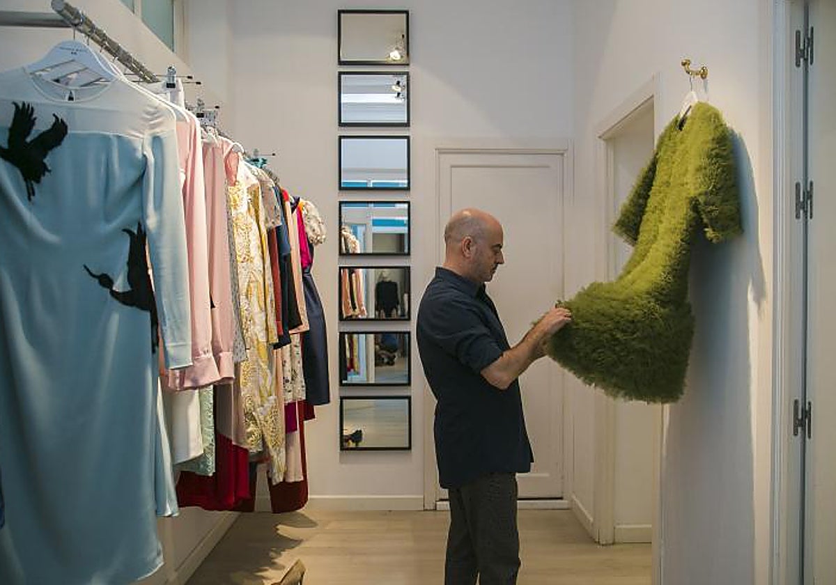 Antonio García en su atelier