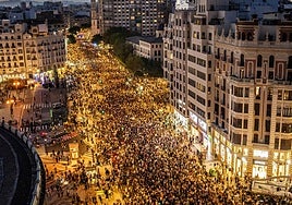 Valencia se moviliza en masa por el aniversario del desastre al grito de 'Mazón, dimisión'
