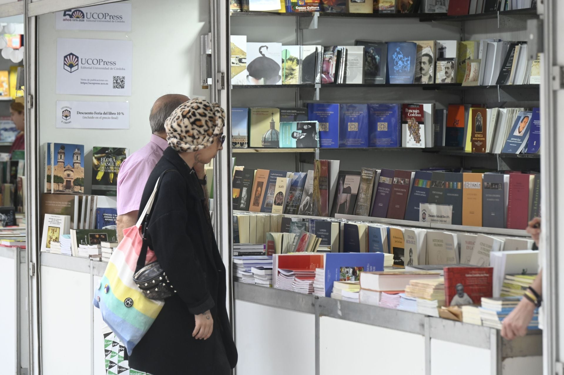 El animado ambiente durante el último día de la Feria del Libro de Córdoba, en imágenes
