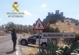 Roba 7.000 euros escondidos en un bote de harina en un comercio de Almodóvar del Río