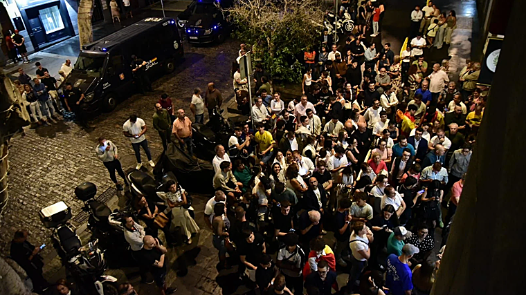 Abascal pide «echar al gobierno de la traición, la corrupción y la invasión migratoria» en su visita a Canarias