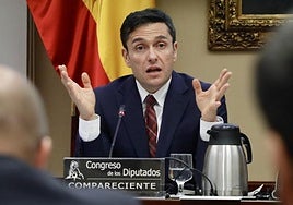 Diputados del PSOE y sus socios secundan los ataques de Puente contra ABC y su corresponsal David Alandete