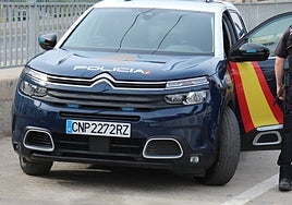 Simulan un arma de fuego para obligar a un hombre a que los lleve a otro municipio en Valencia