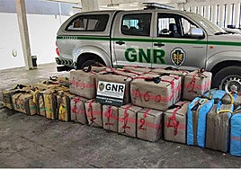 Muere un cabo de la Guardia Nacional portuguesa tras embestir los narcos su embarcación cerca de Huelva