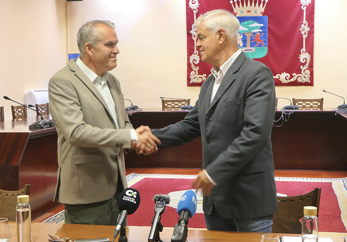 Armas y Armiche en el anuncio del acuerdo de gobernabilidad en el Cabildo de El Hierro