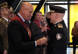 El alcalde socialista de León vuelve a retar a la dirección del PSCL con su leonesismo