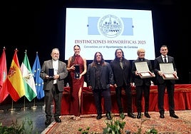 Medina Azahara, Carmen Avilés, Juan José Aguirre y los Bomberos reciben las medallas de Córdoba