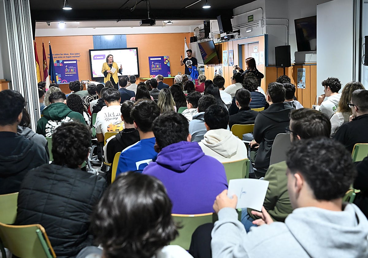 Franco, en el IV Foro de Emprendimiento de Castilla-La Mancha, que se ha celebrado en el IES 'Ribera del Tajo'