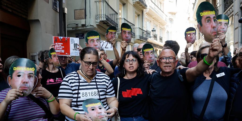 Funeral de Estado por las víctimas de la Dana en Valencia, en directo: última hora de la concentración popular en El Ventorro hoy