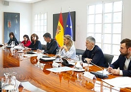 Moncloa impuso a Montero un comité de crisis de la dana en el búnker sin actas y solo con políticos del PSOE