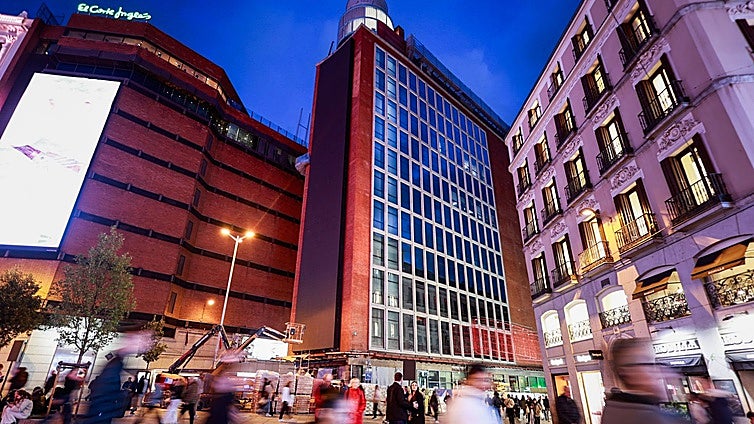La reforma del último icono de Callao, el edificio de la FNAC, cierra la metamorfosis de la plaza