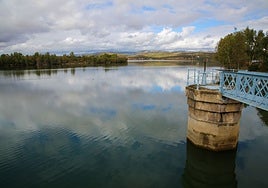 El Gobierno invierte más de 6 millones en la presa de Gasset (Ciudad Real) para reforzar su seguridad y renaturalizar el entorno