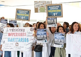 Un centenar de técnicos sanitarios de Toledo pide la homologación europea de sus estudios y el sueldo del grupo B, reconocido hace 18 años
