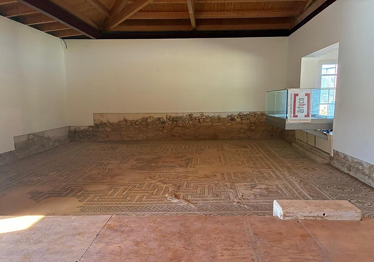 Recuperado el mosaico de Cadmo y Harmonia en La Malena tras los daños causados por las lluvias en junio