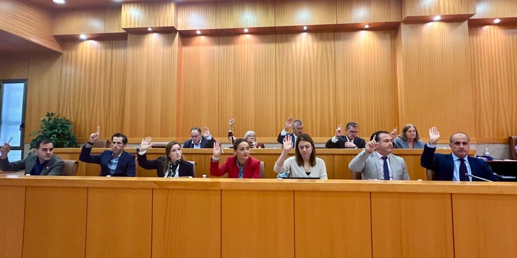 Talavera aprueba de forma inicial la ordenanza de la Zona de Bajas Emisiones y el PP logra el apoyo a su moción contra el canon del agua