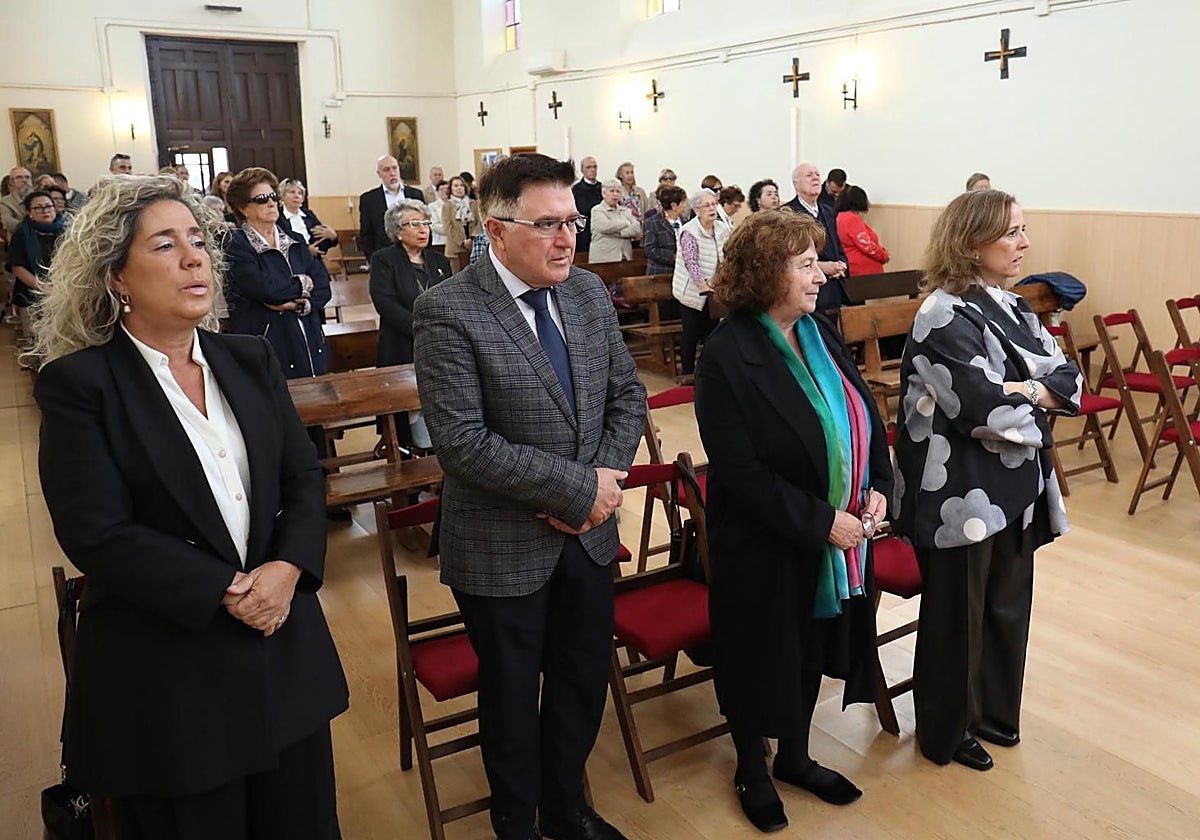 Representación del Gobierno y de la oposición en la eucaristía del Día de Todos los Santos