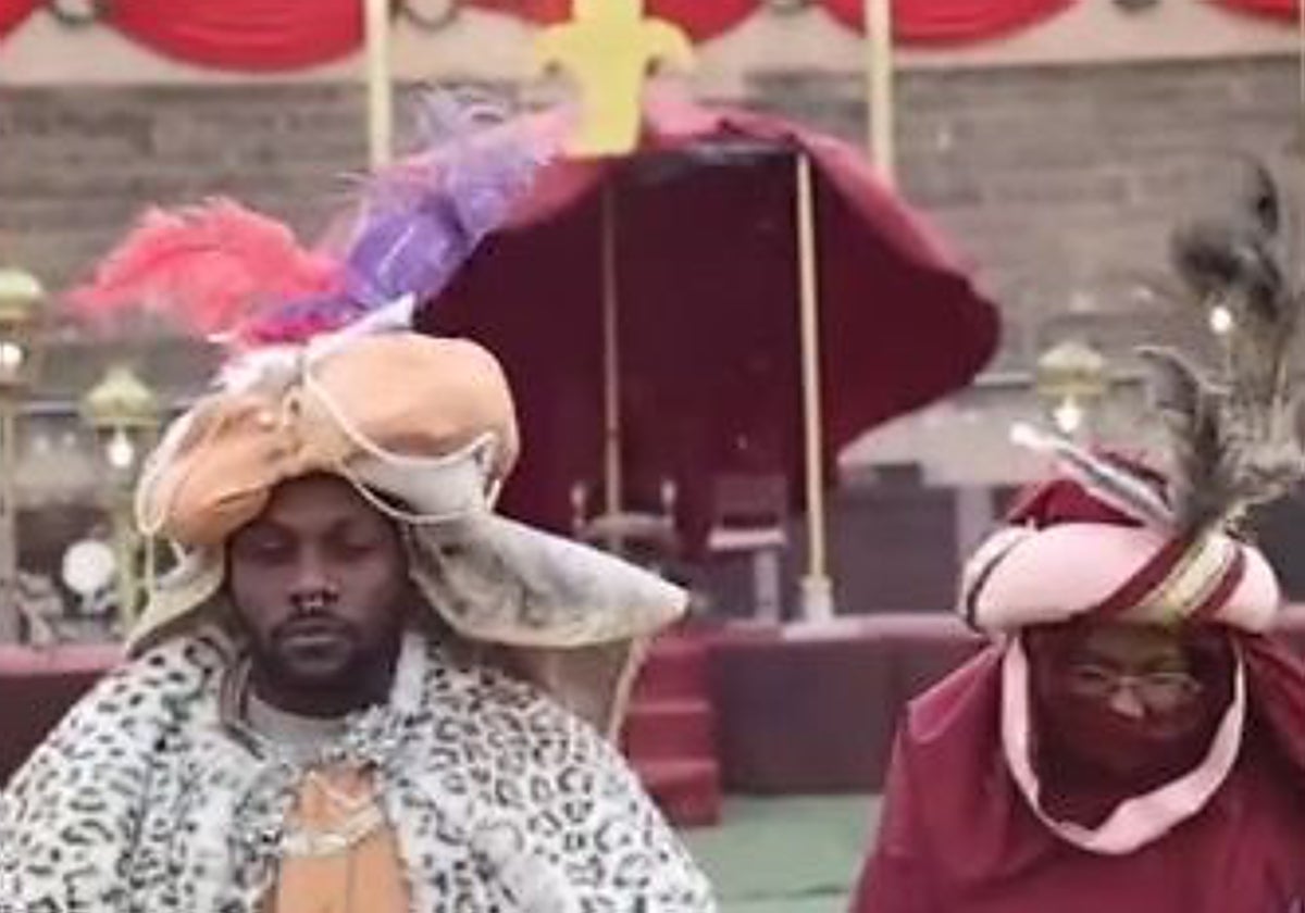 Dos Reyes Magos de Oriente en su palacio situado en el Coliseo de Almedinilla
