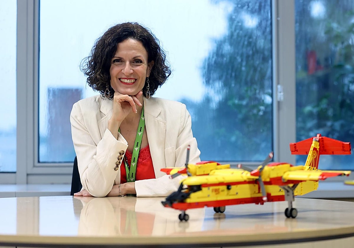 La directora del aeropuerto de Córdoba, Amelia Quintero, en las instalaciones de Aena