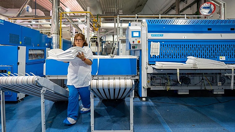 Las prendas ya dispuestas para volver al hotel de origen