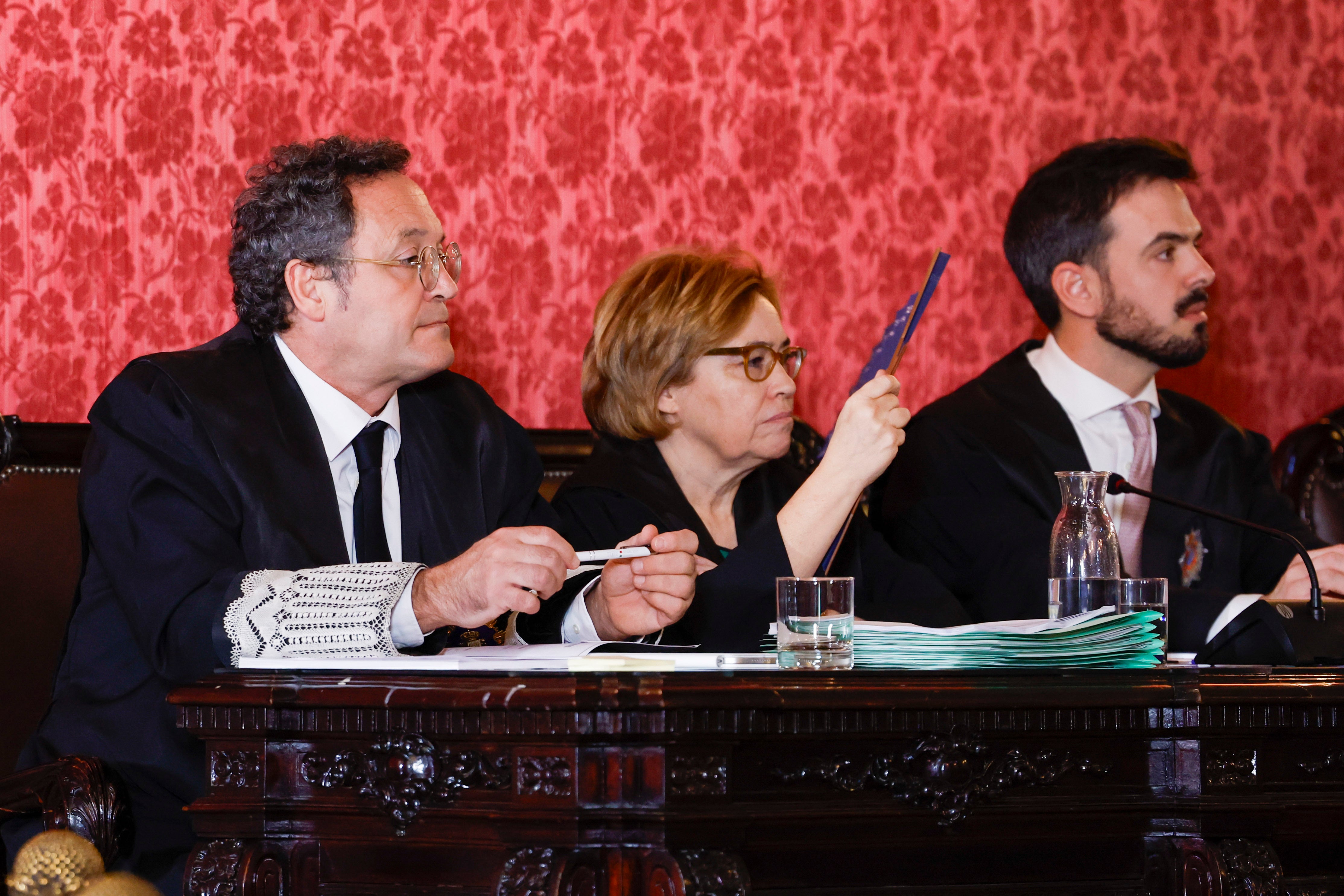 El fiscal general durante el inicio del juicio