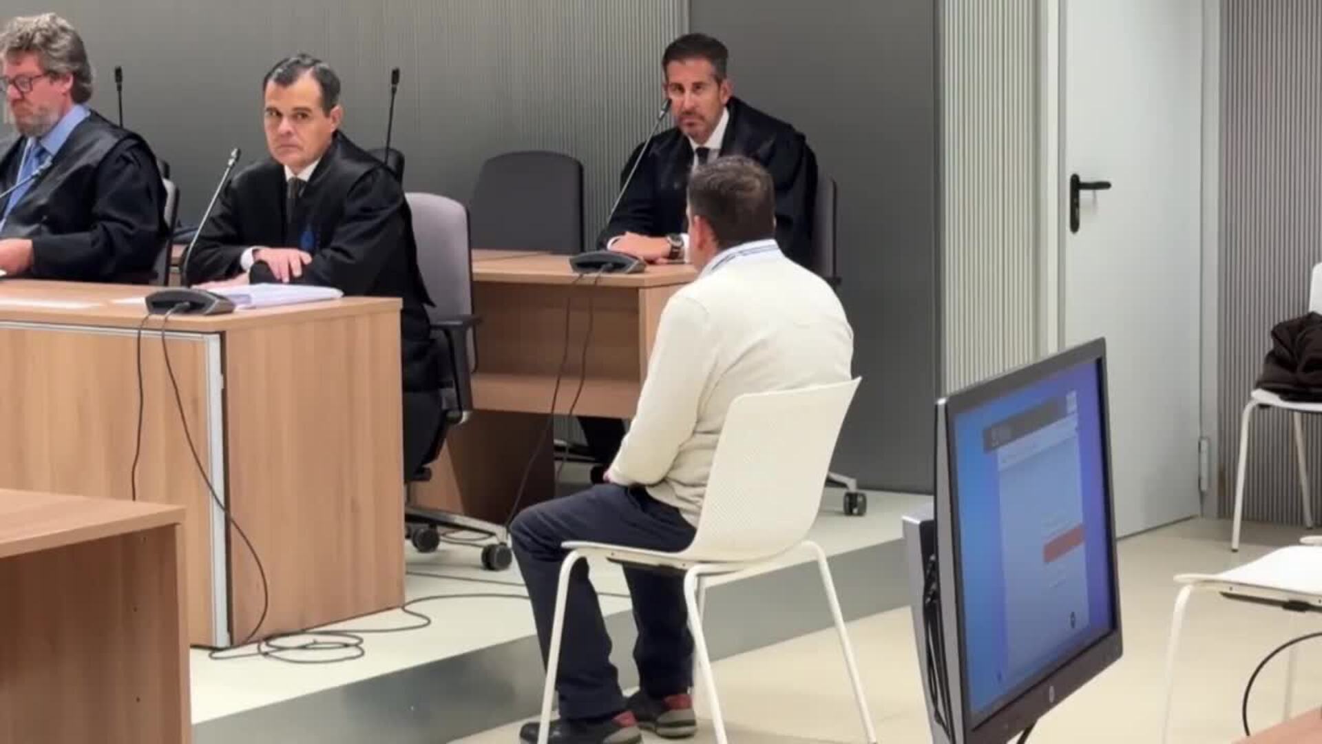 El jurado declara no culpable a un hombre por la muerte de su mujer en ...
