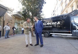 487.550 puntos de luz, 21 pórticos y más de doce metros de altura: así es el espectáculo navideño de la calle Cruz Conde en Córdoba