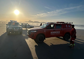 Localizado un cuerpo sin vida en la playa de Famara, donde se buscaba a un bañista desde el domingo