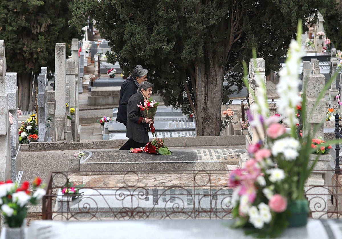 El PSOE municipal pide al equipo del Gobierno la ampliación del cementerio municipal