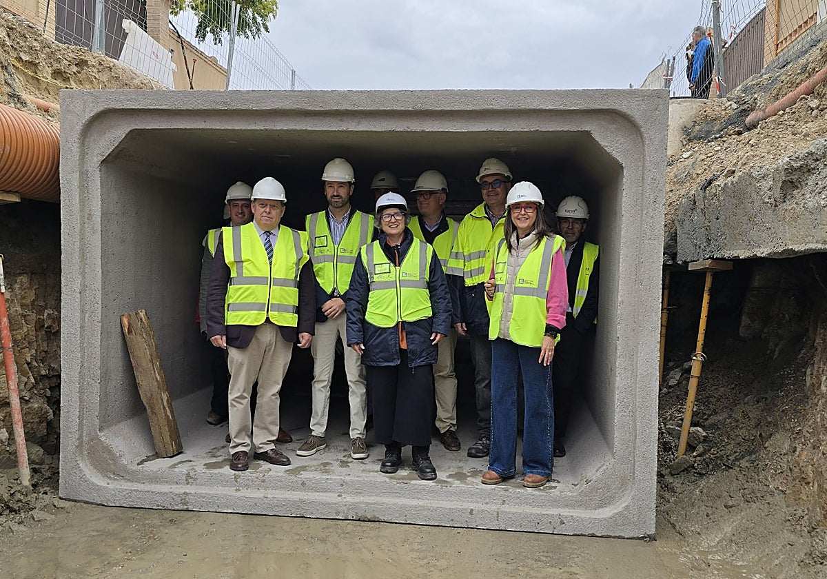 La consejera de Desarrollo Sostenible ha visitado la nueva canalización del arroyo de la Degollada en Cobisa