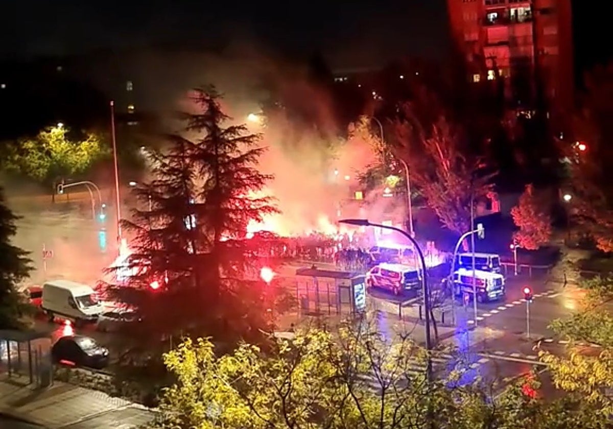 Batalla campal en las calles del barrio de Vallecas, esta noche