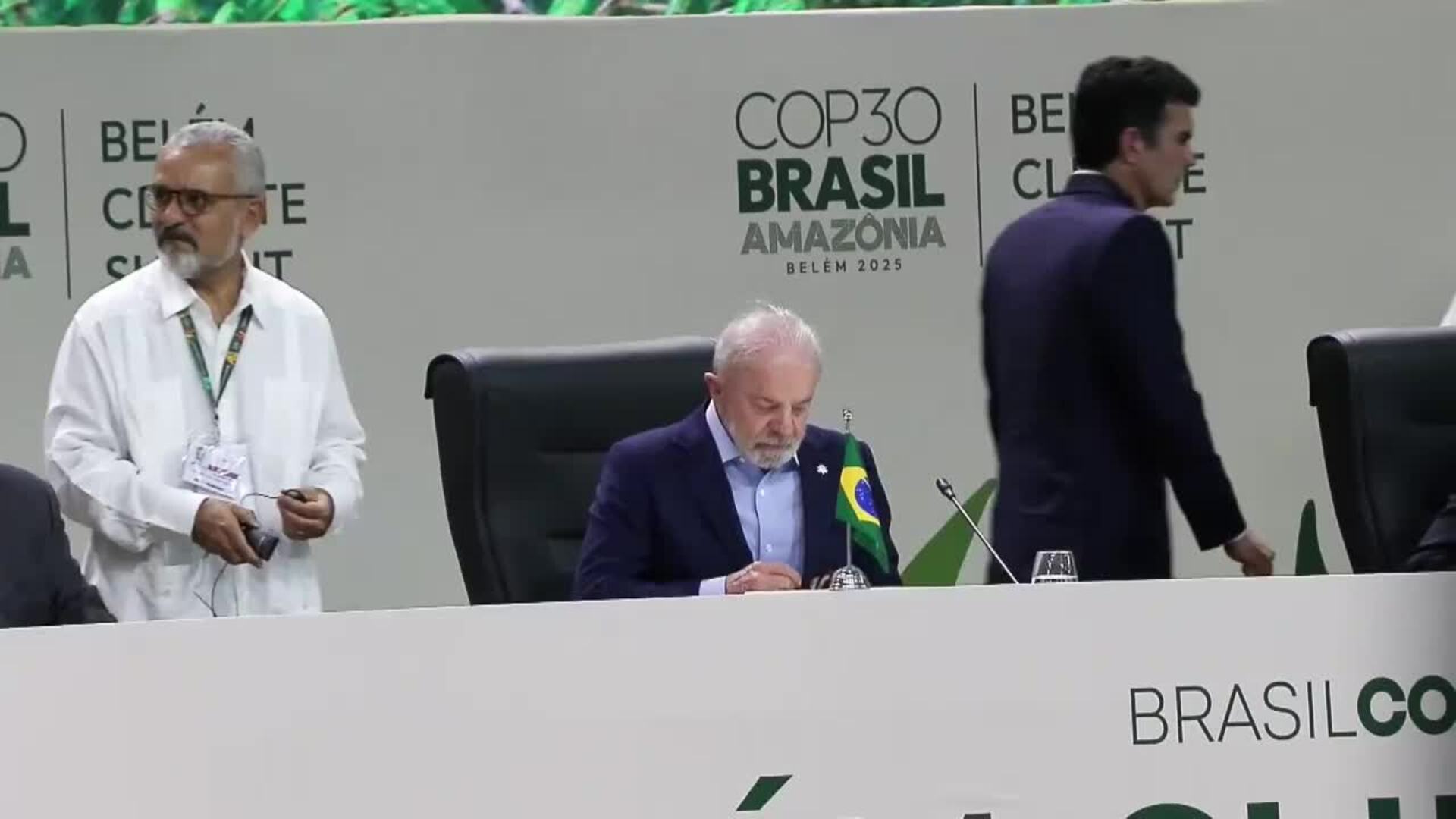 Lula advierte que &quot;fuerzas extremistas&quot; fabrican mentiras para destruir el medioambiente