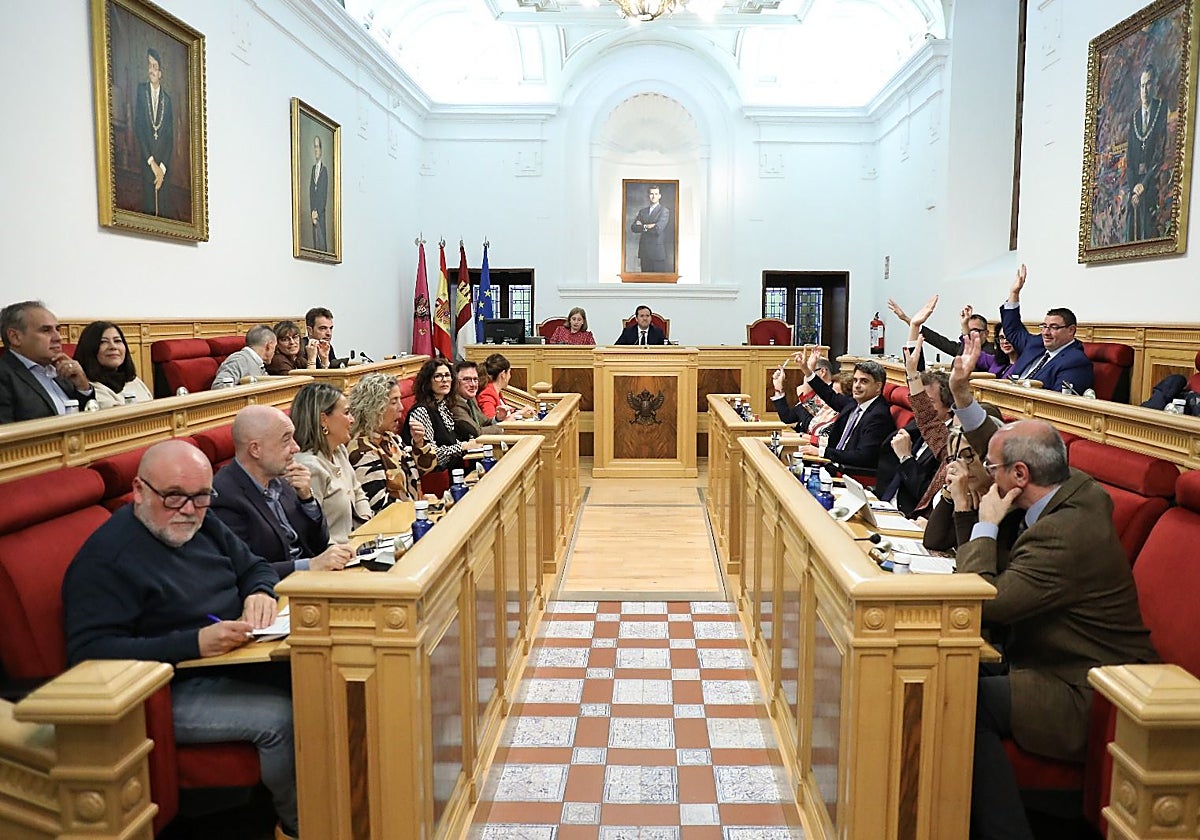 En la imagen, la bancada de la derecha vota a favor de una de las 40 propuestas planteadas